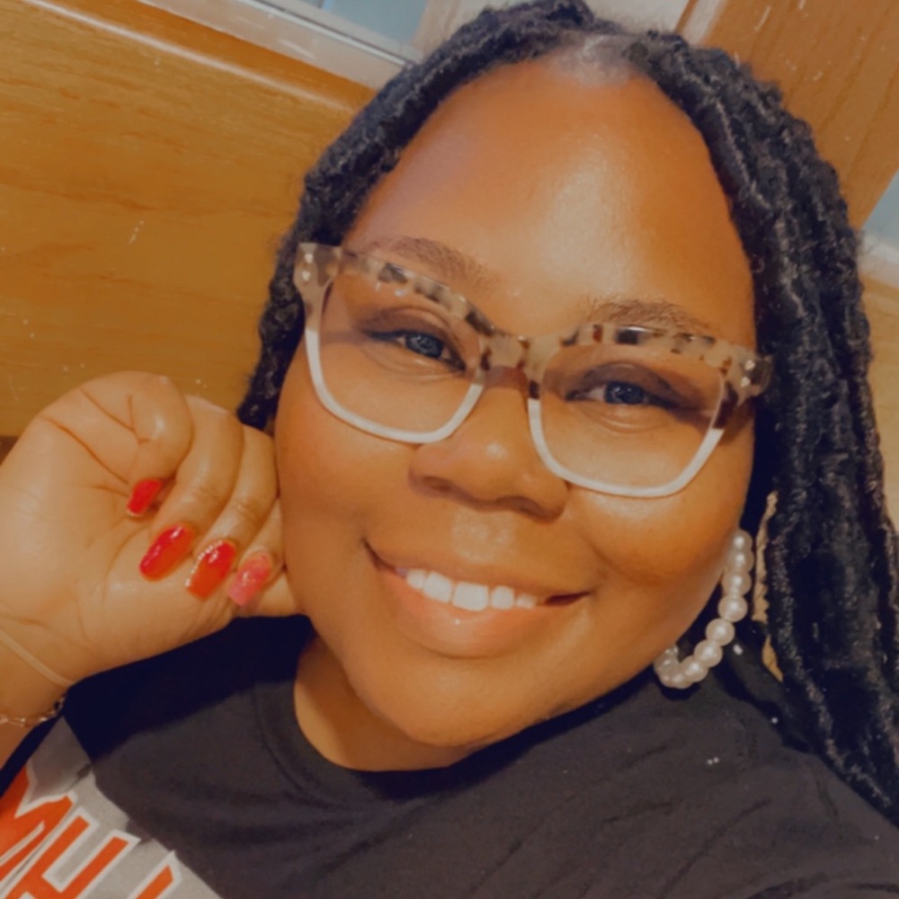 Meet your Posher, Sanchera